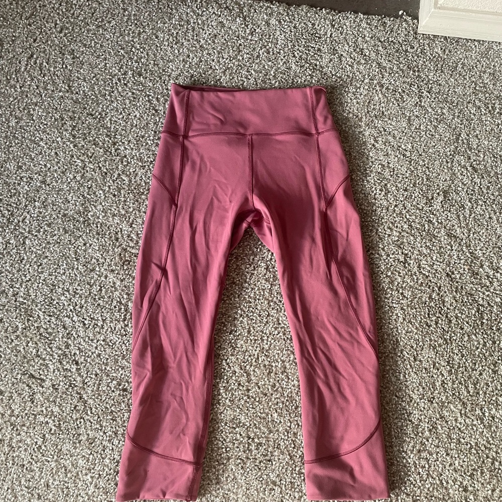 Pink lululemon cropped leggings